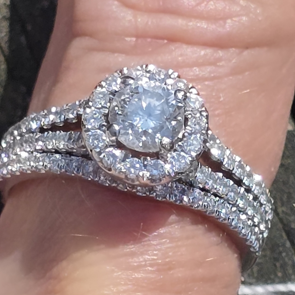 Natural Diamond Wedding Set. - Picture 10 of 12